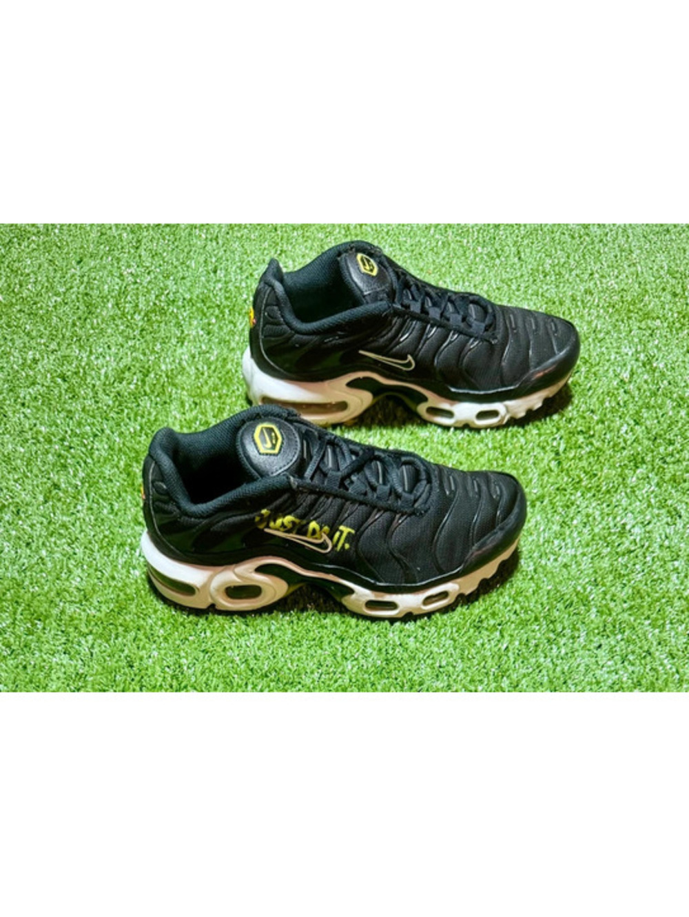 Nike Air Max Plus TN Black White Volt – Size 4Y